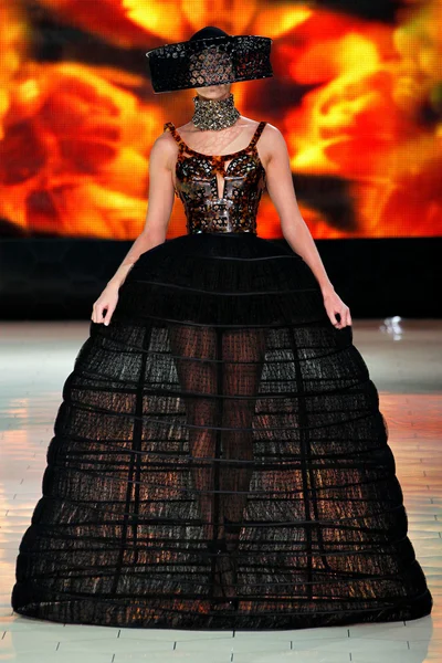 Look 30